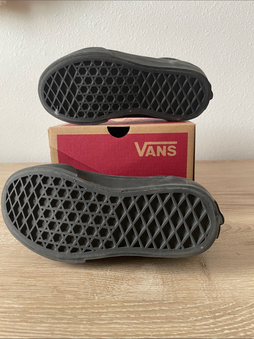 Vans Kids Black Velcro Old Skool Sneakers size 11 - Picture 5 of 5